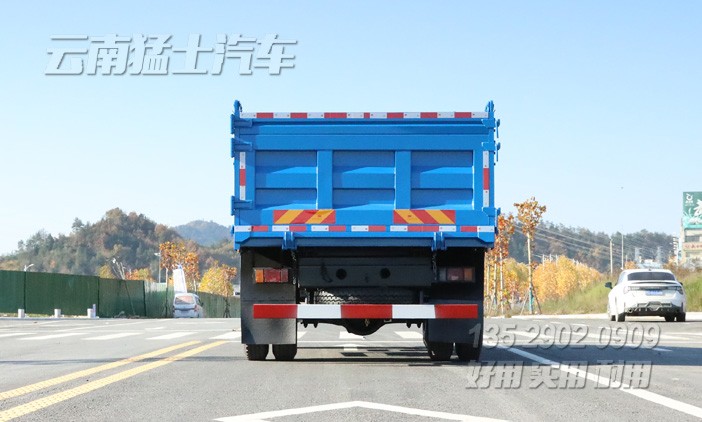 輕型自卸卡車,長頭自卸,3.5噸自卸汽車,出口自卸貨車,東風(fēng)商用汽車,4x2自卸汽車