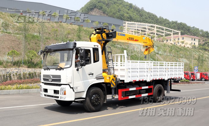 徐工10噸隨車吊,隨車吊改裝廠家,四節(jié)臂直臂吊,東風(fēng)底盤隨車吊,SQ10SK3Q隨車起重運(yùn)輸車,10噸四節(jié)臂吊機(jī)