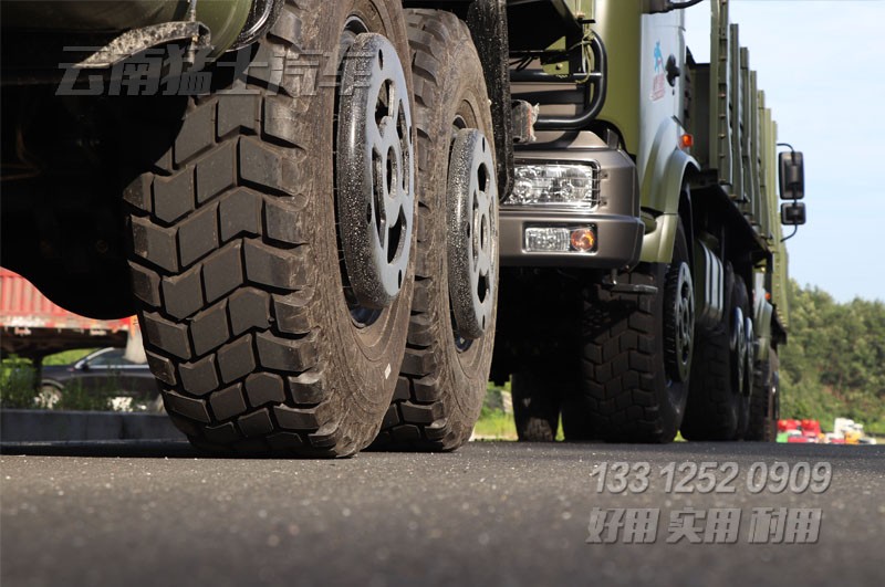 六驅(qū)卡車,拉木料卡車,車輛出口